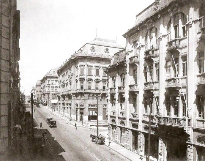 Guilherme_Gaensly_-_Libero_Badaró,_sentido_Praça_do_Patriarca,_c._1920