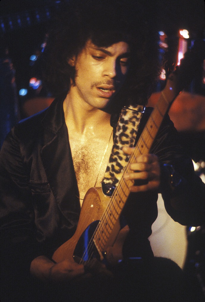 NEW YORK - FEBRUARY 15:  American singer, songwriter, musician and actor Prince performing in NYC at the Bottom Line on February 15, 1980. (Photo by Waring Abbott/Getty Images)