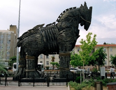 Trojan_horse_in_Canakkale,_Turkey
