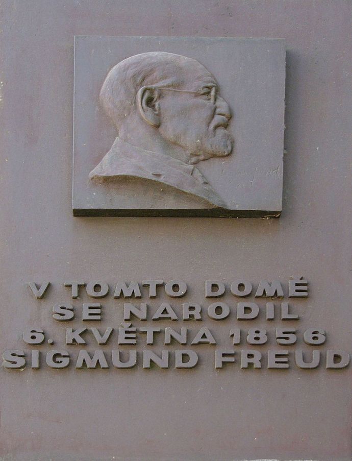 800px-Sigmund_Freud_memorial_plaque
